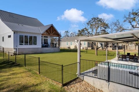 The Woodland Escape with Concierge Services - New Listing House in Granite Shoals