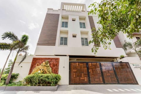 Property building, Day