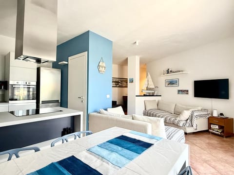 Day, TV and multimedia, Balcony/Terrace, Kitchen or kitchenette, Living room, oven, kitchen