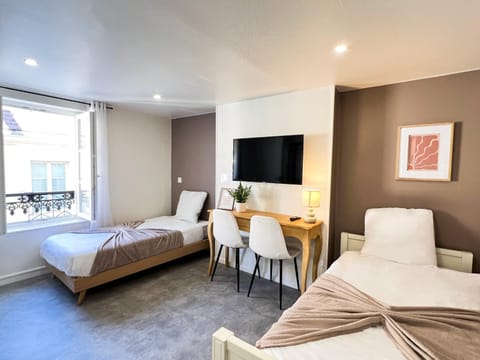 TV and multimedia, Photo of the whole room, Bedroom