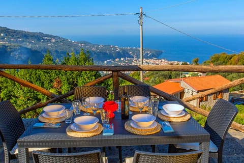 Dining area, Landmark view, Sea view