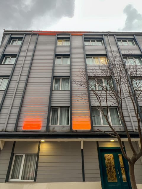 Property building, Day, Decorative detail