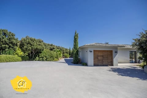 Villa d’exception 4 chambres, piscine, vue mer Villa in Porto-Vecchio