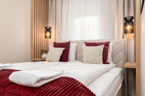 Bed, Photo of the whole room, Bedroom, towels