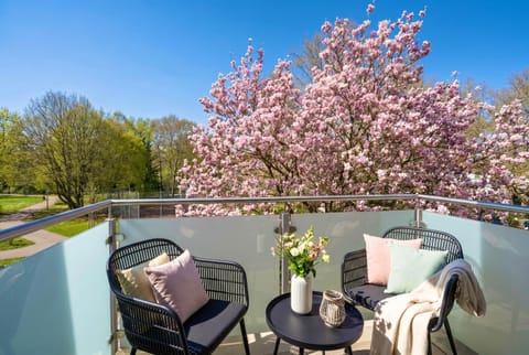 Spring, Day, View (from property/room), Balcony/Terrace