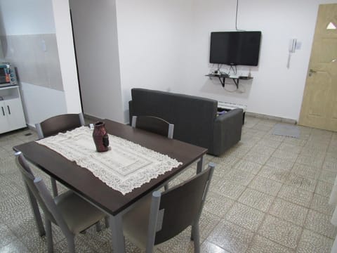 Communal lounge/ TV room, TV and multimedia, Living room, Seating area, Dining area