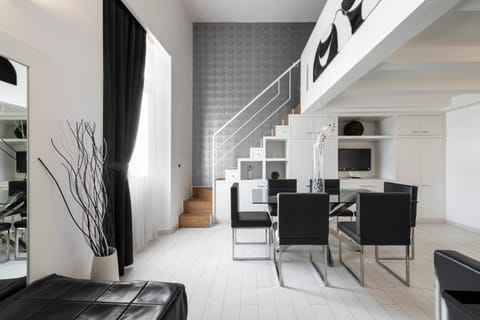 Living room, Lounge or bar, Seating area, Dining area
