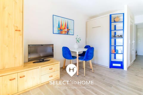 Communal lounge/ TV room, TV and multimedia