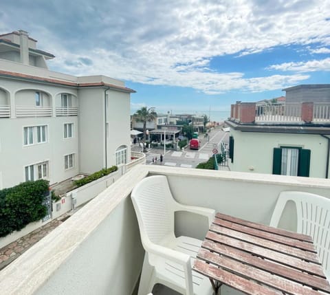 Neighbourhood, View (from property/room), Balcony/Terrace, City view, Sea view, Sea view, Street view, Location