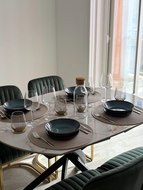 Living room, Dining area