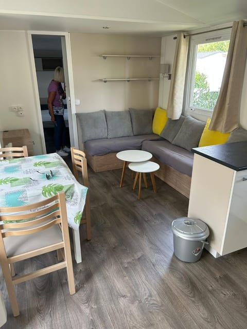 Azur 77 Campground/
RV Resort in Fréjus