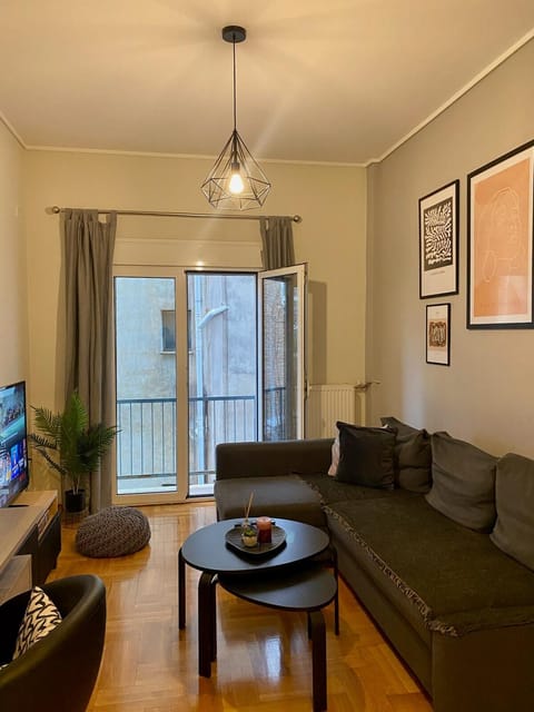 In between Syntagma & Plaka Apartment in Plaka