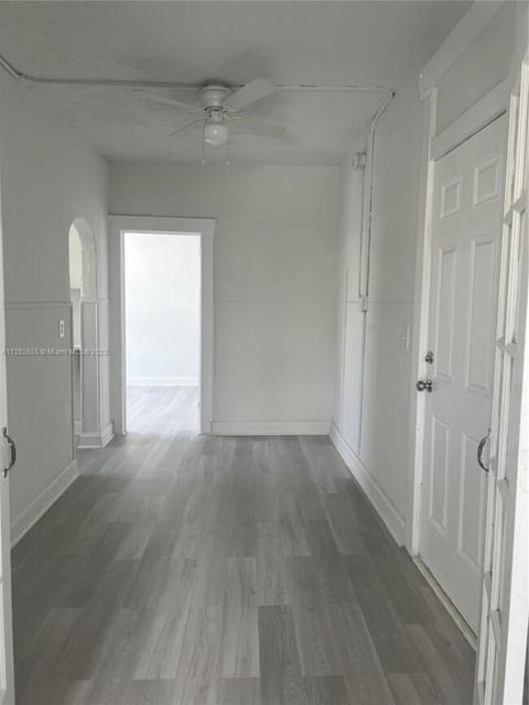 Apartamento a 5 minutos de Brickel no amubleado para estancias largas Apartment in Brickell