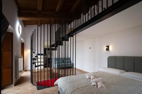 Photo of the whole room, Bedroom, internet