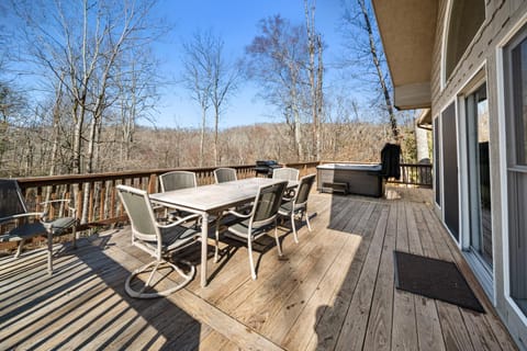 Tree Top House in Seven Devils