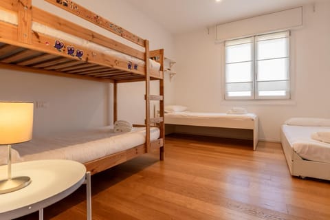 Bed, Photo of the whole room, Bedroom, bunk bed