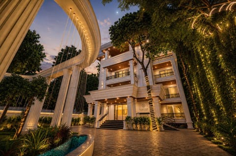 Property building, Garden, Garden view
