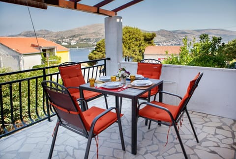 View (from property/room), Balcony/Terrace