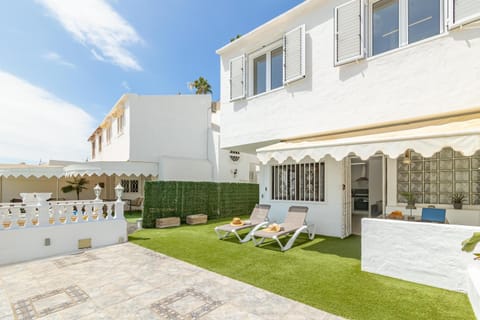 Patio, Garden, sunbed