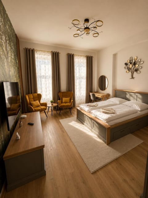 Bed, Living room, Photo of the whole room, Seating area