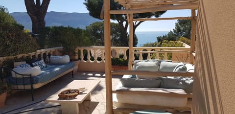 villa les nefliers vue panoramique mer Villa in Cassis