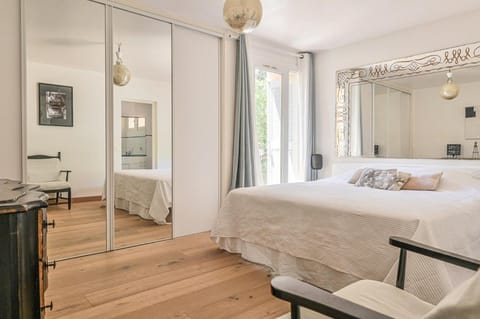 villa les nefliers vue panoramique mer Villa in Cassis