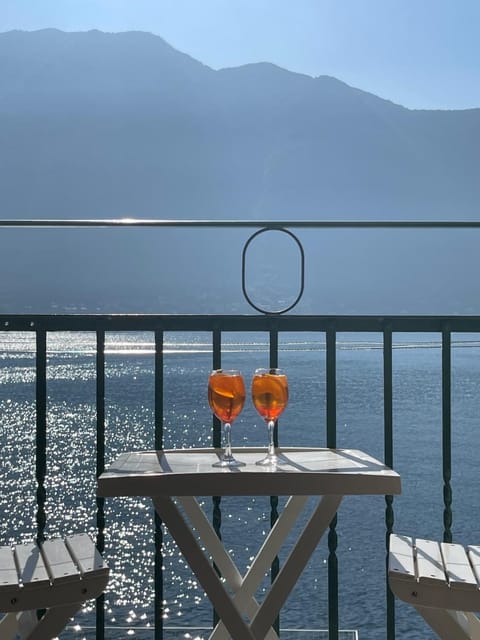 Balcony/Terrace, Lake view, Mountain view