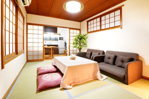 Bed, Living room