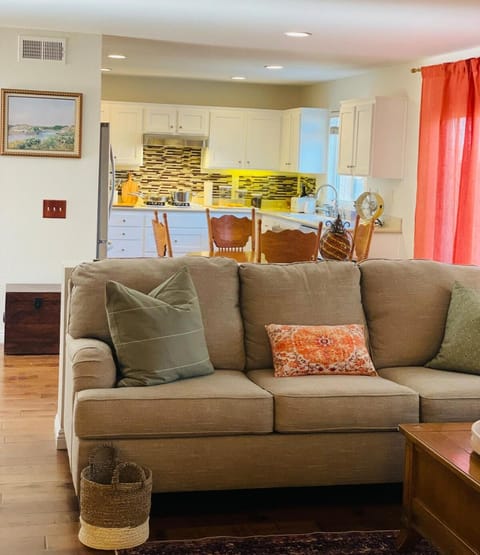 4Bd Spacious Oasis near wineries House in Menifee