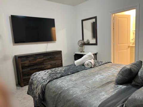 Prívate Room In Cypress Vacation rental in Cypress