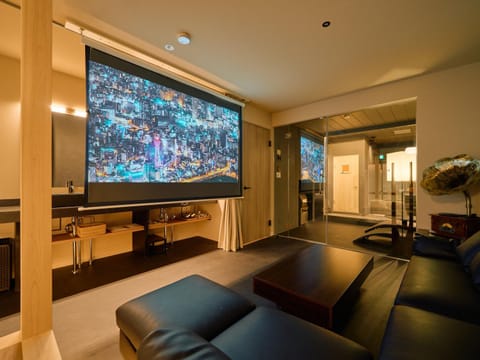 Activities, Living room, Seating area, Evening entertainment