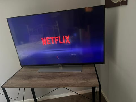 Bettys master bedroom Vacation rental in England