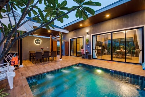 Property building, Swimming pool