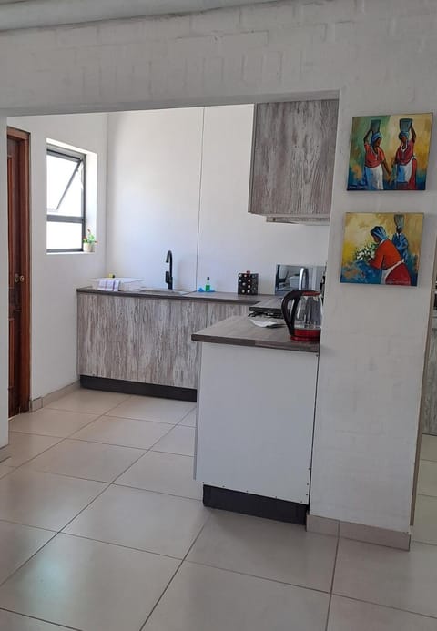 Beach Walk Cottage Apartment in Plettenberg Bay