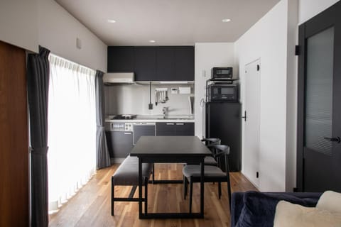 Kitchen or kitchenette, Living room, Dining area, oven, pet friendly, stove, kitchen
