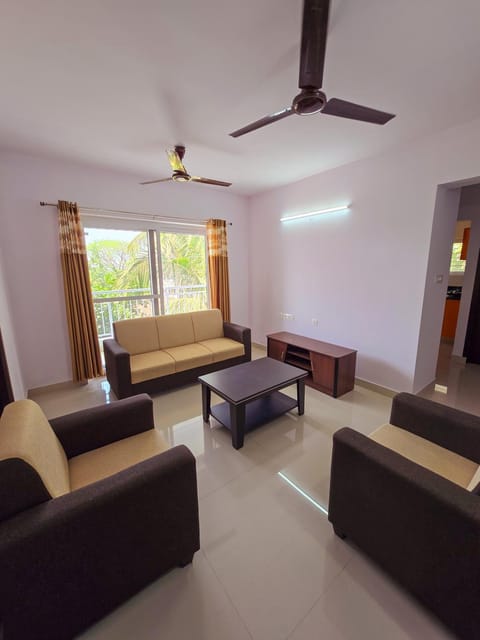 Living room, Photo of the whole room, Seating area