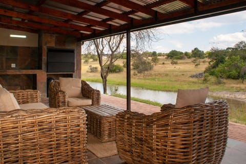 Patio, Natural landscape, View (from property/room), Balcony/Terrace, Seating area, Lake view