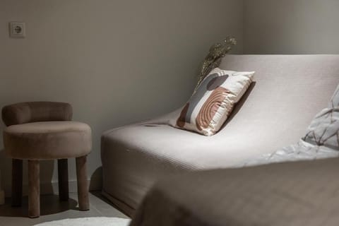 Bed, Living room, Bedroom