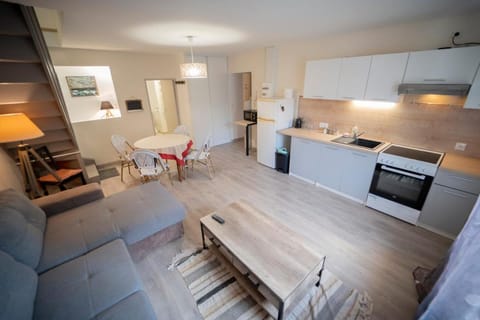 Kitchen or kitchenette, Living room, Dining area, dishwasher