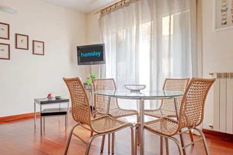 TV and multimedia, Dining area, air conditioner