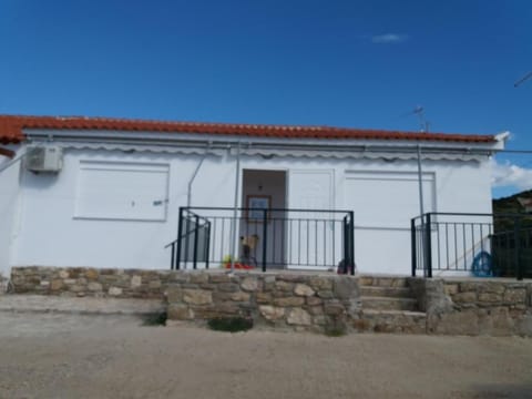 Loutsa Finikounta, 1room Apartment on the beach Apartment in Messenia