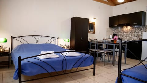 Loutsa Finikounta, 1room Apartment on the beach Apartment in Messenia