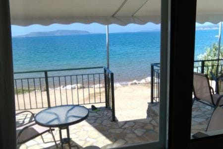 Loutsa Finikounta, 1room Apartment on the beach Apartment in Messenia