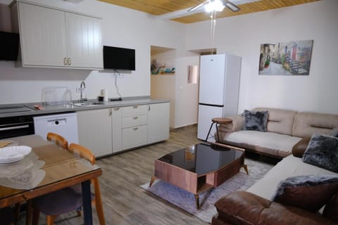 Hacımemiş Alaçatı Home Apartment in Alaçatı