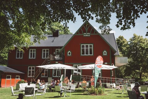 Restaurant/places to eat, Garden