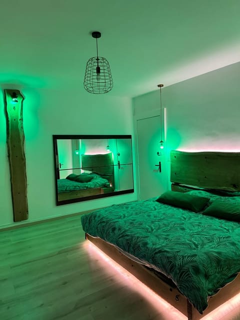 Loveroom en bords de Meuse Love hotel in Wallonia, Belgium