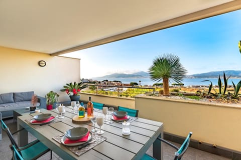 Patio, Natural landscape, View (from property/room), Balcony/Terrace, Sea view