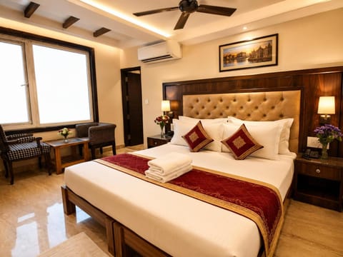 Bed, Photo of the whole room, Bedroom, air conditioner, air conditioner