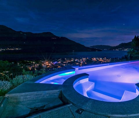 Lake view, Swimming pool