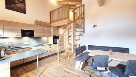 Kitchen or kitchenette, Living room, Seating area, Dining area, stove